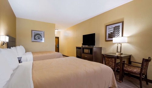 2 Queen Beds, Accessible