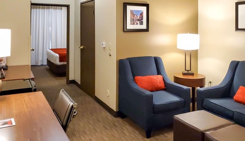 Suite, 1 Queen Bed, Living Room, Sofa, Roll-In Shower, Accessible, Non Smoking