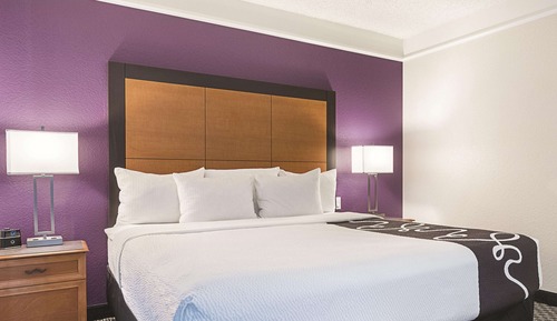 Suite, 1 King Bed, Non Smoking (One Bedroom)