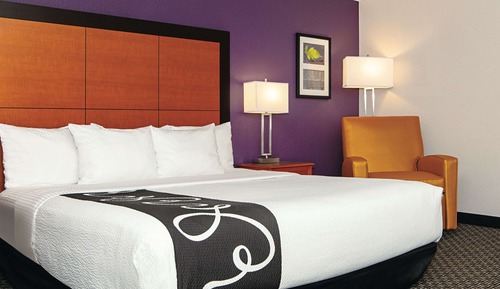 Room, 1 King Bed, Accessible, Non Smoking (Mobility/Hearing Impaired Accessible)