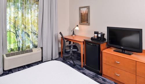 Room, 1 King Bed (Mobility Accessible, Tub)