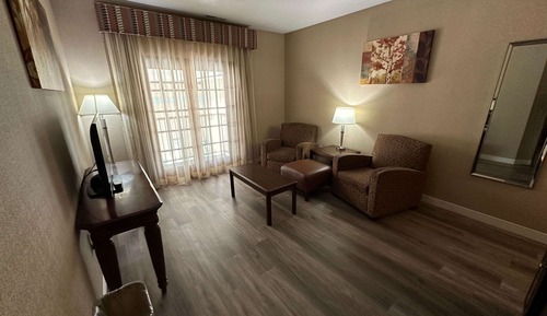 Suite, 1 King Bed, Non Smoking, Jetted Tub