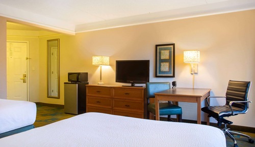 Room, 2 Double Beds, Accessible, Non Smoking (Mobility Accessible)