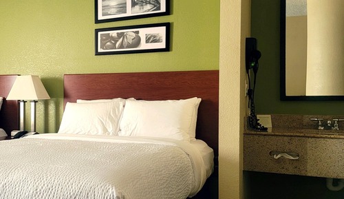 Standard Room, 2 Queen Beds, Non Smoking