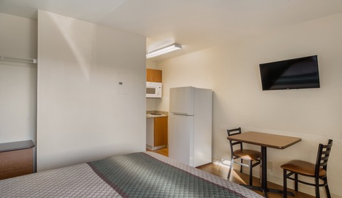Studio, 1 Queen Bed, Non Smoking