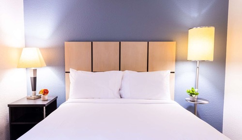 Studio Suite, 1 Queen Bed