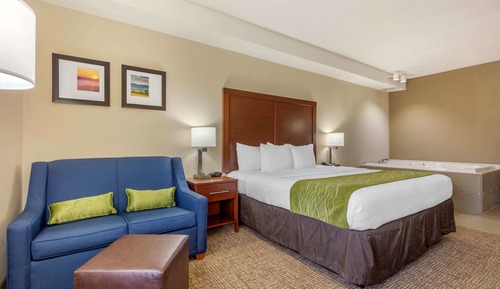 Standard Room, 1 King Bed with Sofa bed, Non Smoking, Hot Tub (1 Person Sofa bed)