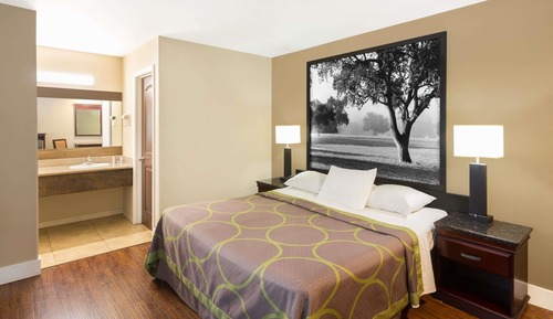 Suite, 1 King Bed, Jetted Tub