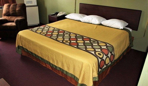 Room, 1 King Bed, Smoking