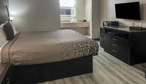 Room, 1 King Bed, Smoking