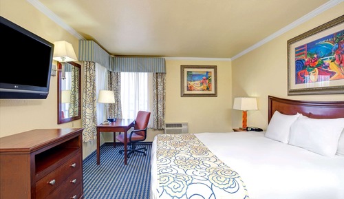 Deluxe Room, 1 King Bed