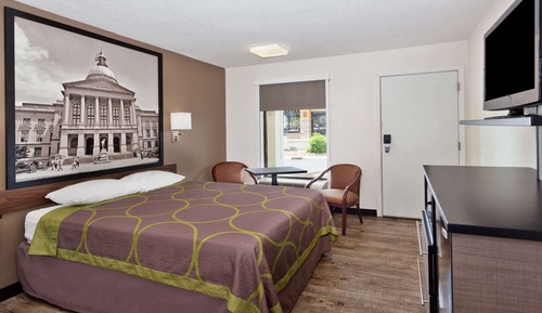 Comfort Room, 1 Queen Bed