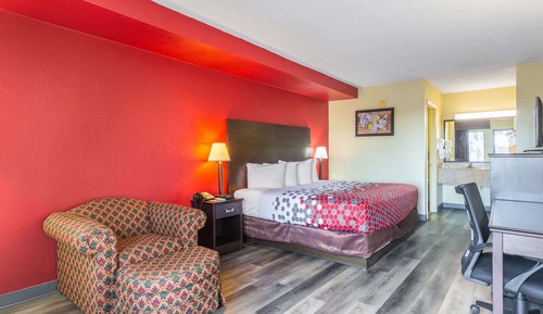 Standard Room, 1 King Bed, Smoking