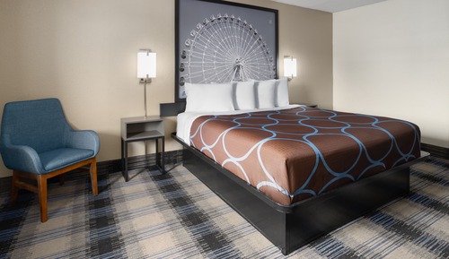 Room, 1 King Bed, Smoking