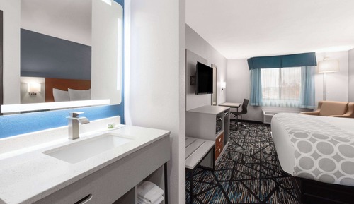 Standard Room, 1 King Bed