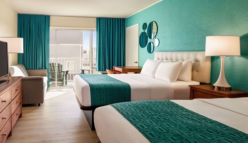 Room, 2 Double Beds, Non Smoking, Pool View