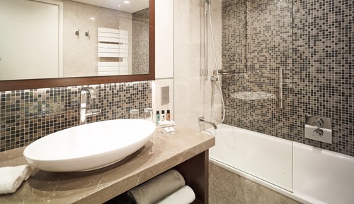 Standard Room, 1 Queen Bed, Balcony