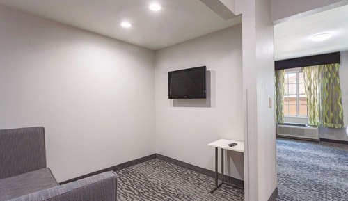 Suite, 1 King Bed, Non Smoking