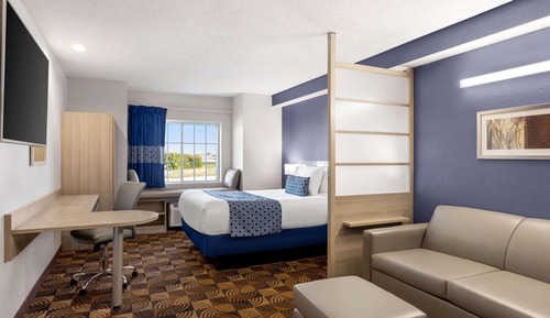 Studio Suite, 1 Queen Bed, Accessible, Non Smoking