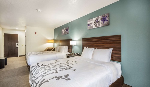 Room, 2 Queen Beds, Accessible, Non Smoking
