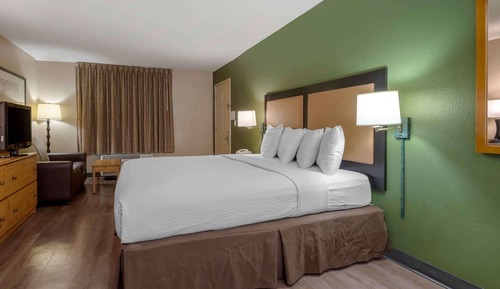 Deluxe Studio, 1 King Bed with Sofa bed, Non Smoking