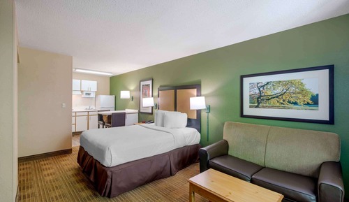 Deluxe Studio, 1 King Bed with Sofa bed, Non Smoking