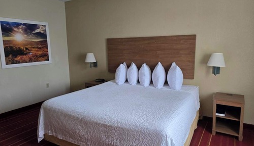 Standard Room, 1 King Bed