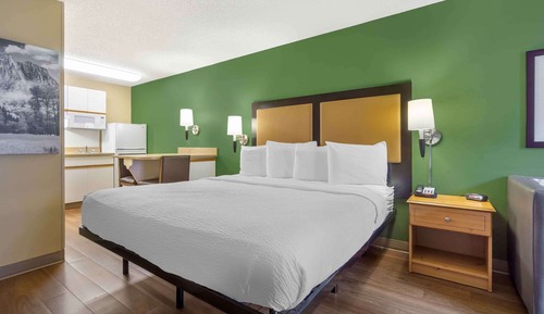 Deluxe Studio, 1 King Bed with Sofa bed, Non Smoking