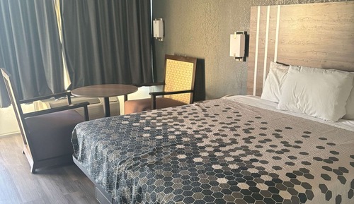 Standard Room, 1 King Bed, Non Smoking