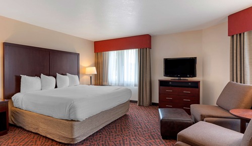 Standard Room, 1 Queen Bed, Microwave, Poolside