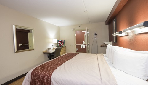 Business Room, 1 King Bed, Accessible, Non Smoking