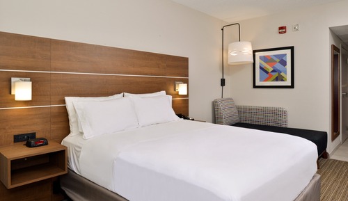 Standard Room, 1 Queen Bed, Accessible (Accessible Tub)