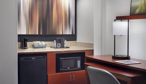 Suite, 1 Bedroom, Courtyard View