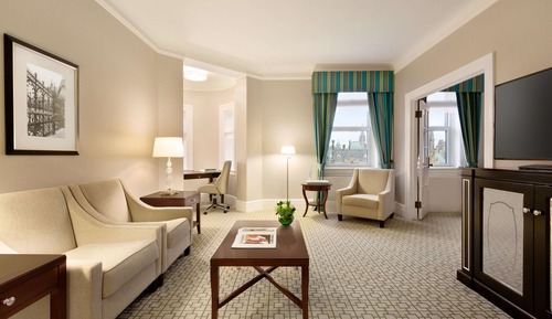 Corner Suite, 1 Queen Bed