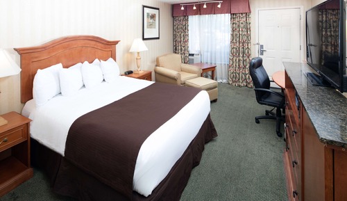 Standard Room, 1 Queen Bed