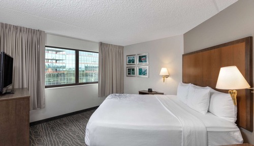 Suite, 1 King Bed, Non Smoking
