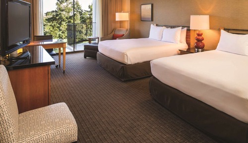 Deluxe Room, 2 Queen Beds, Accessible, Bathtub