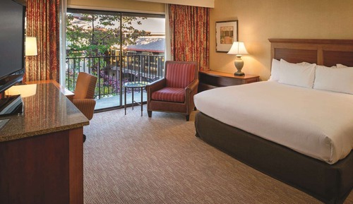 Standard Room, 1 King Bed, Balcony