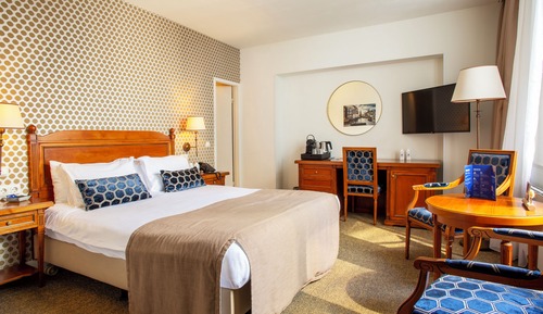 Standard Room, 1 Queen Bed