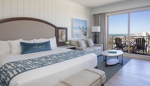 Room, 1 King Bed, Balcony (Partial Coastal View)
