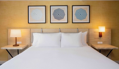 Room, 1 King Bed, Accessible, Balcony (Hearing)