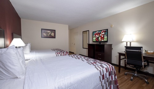 Deluxe Room, 2 Queen Beds (Smoke Free)
