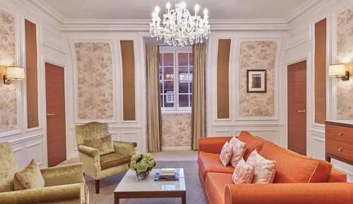 Deluxe Suite