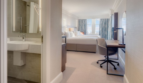 Deluxe Room, 1 King Bed