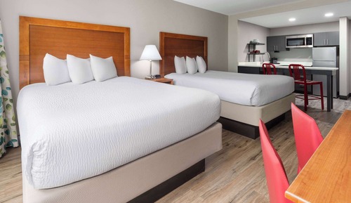 Room, 2 Queen Beds, Non Smoking (Kitchenette)