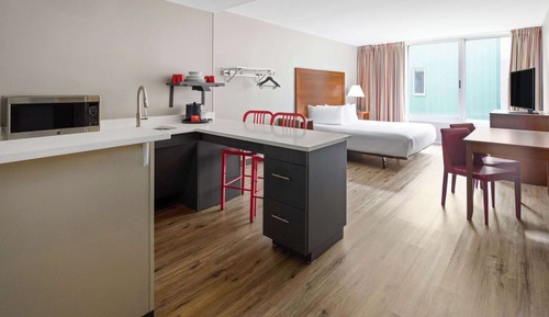 Room, 1 Queen Bed, Non Smoking, Kitchenette