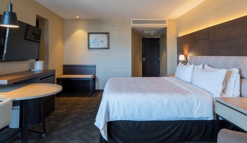 Standard Room, 1 King Bed, Balcony