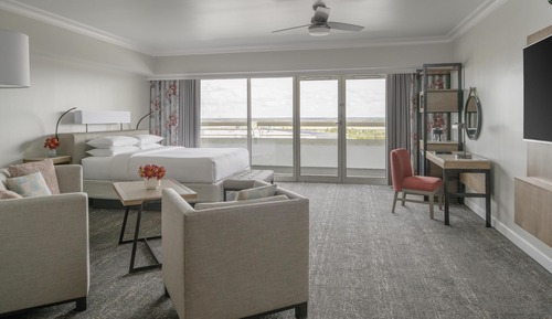 Deluxe Room, 1 King Bed (Runway)