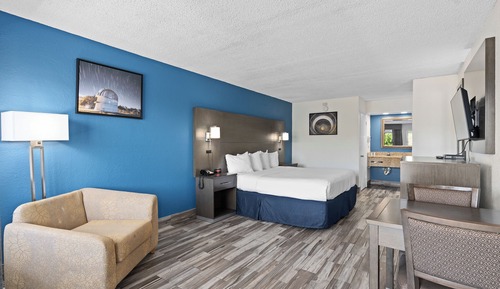 Room, 1 King Bed, Non Smoking