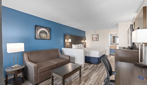Suite, 1 King Bed with Sofa bed, Non Smoking